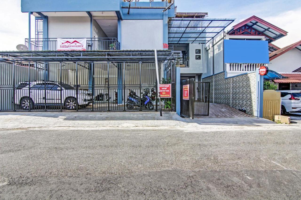 Oyo 90704 Nabila Residence Syariah 巴东 外观 照片