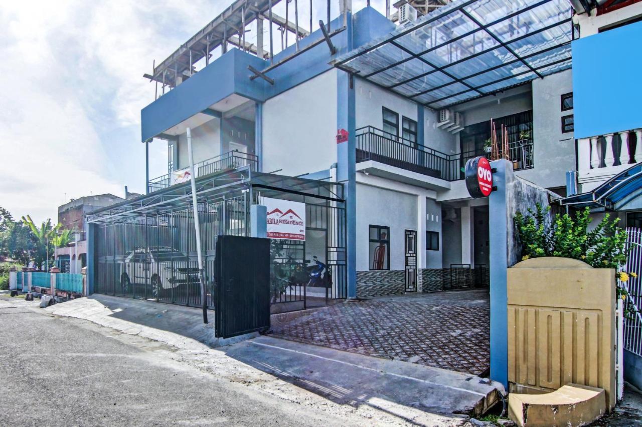 Oyo 90704 Nabila Residence Syariah 巴东 外观 照片