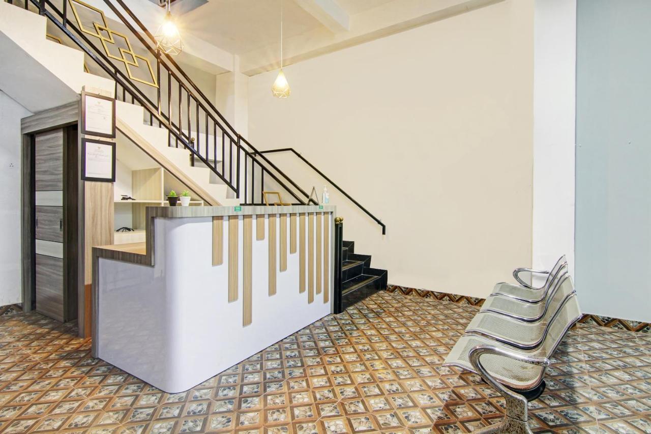 Oyo 90704 Nabila Residence Syariah 巴东 外观 照片