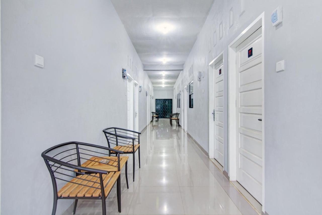 Oyo 90704 Nabila Residence Syariah 巴东 外观 照片