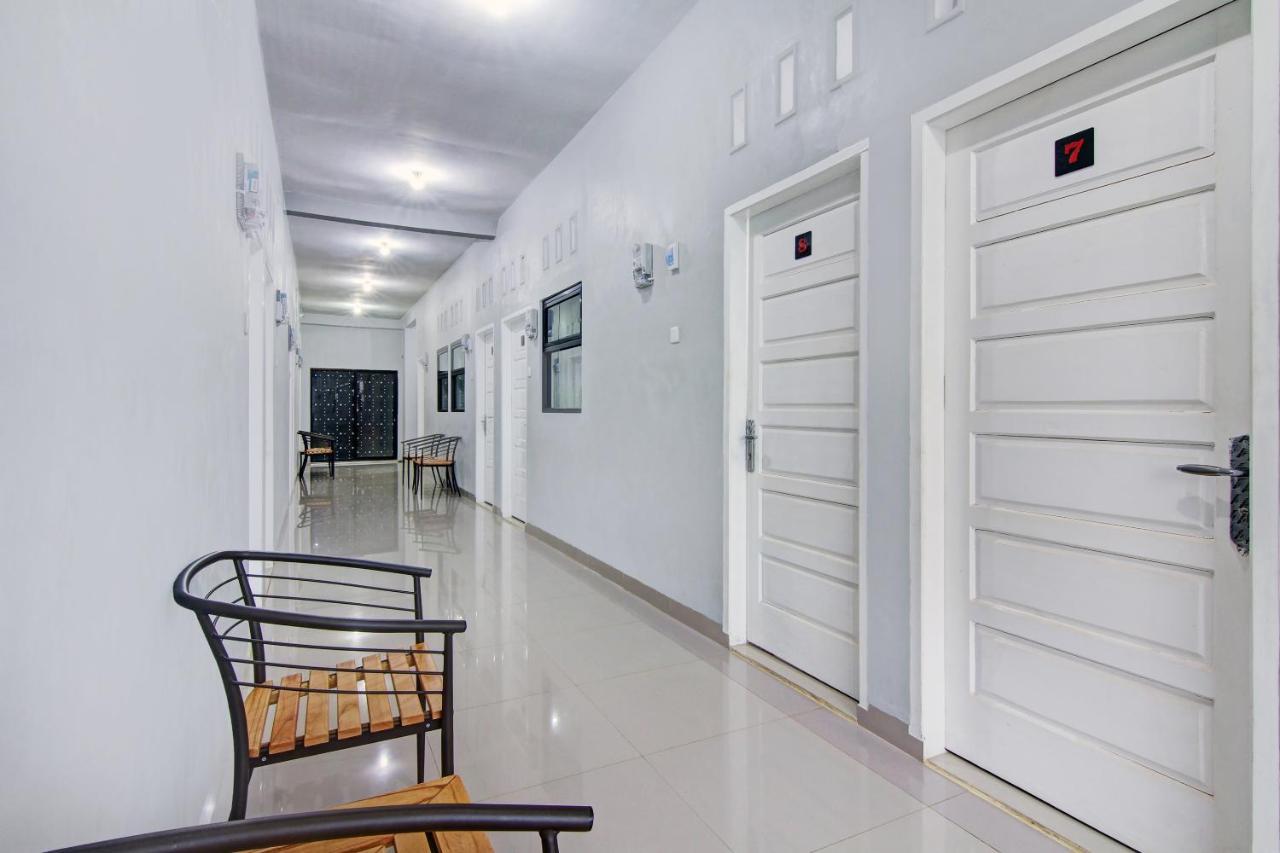 Oyo 90704 Nabila Residence Syariah 巴东 外观 照片