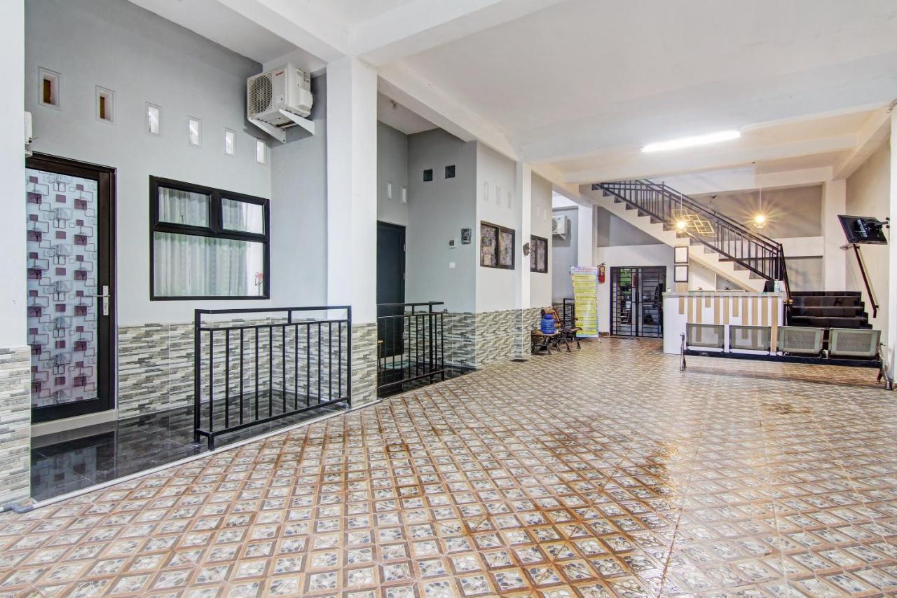 Oyo 90704 Nabila Residence Syariah 巴东 外观 照片