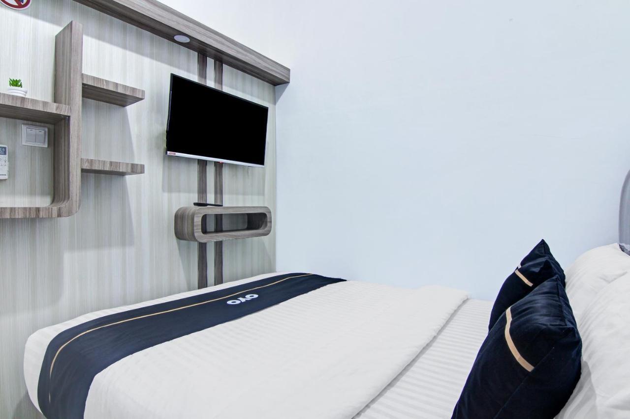 Oyo 90704 Nabila Residence Syariah 巴东 外观 照片