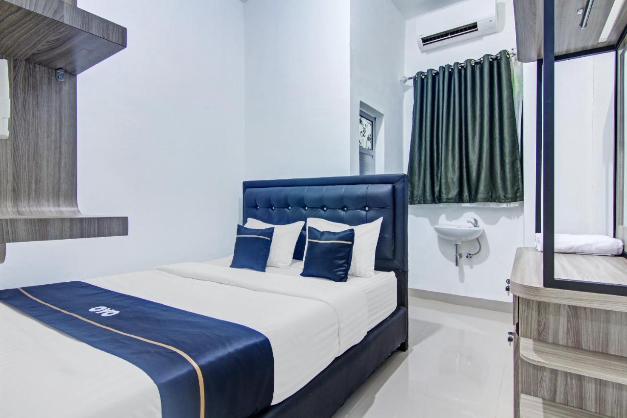Oyo 90704 Nabila Residence Syariah 巴东 外观 照片
