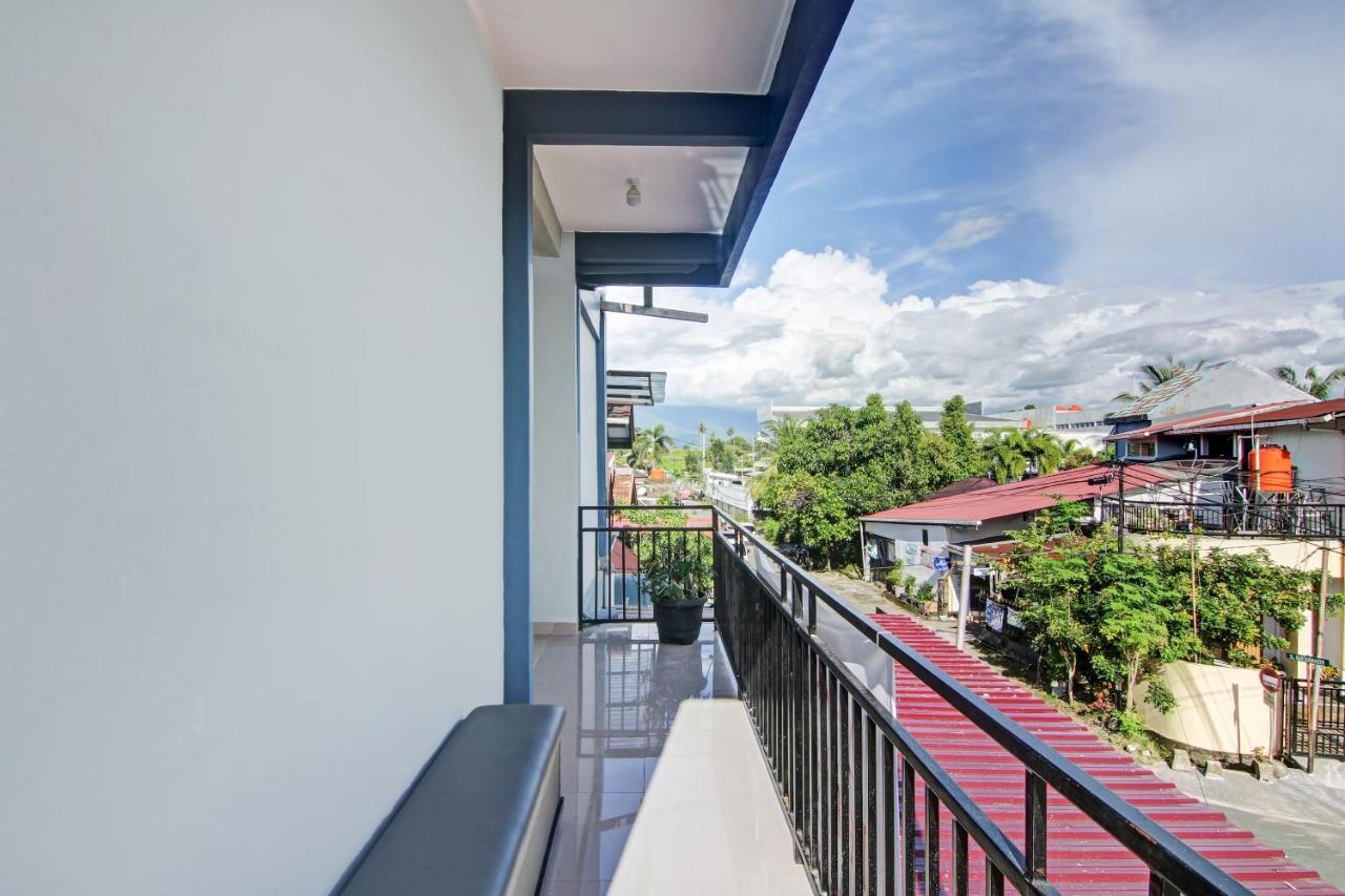 Oyo 90704 Nabila Residence Syariah 巴东 外观 照片